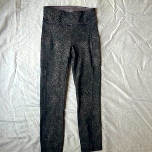 NWOT Invigorate cropped leggings (23 inch inseam) size 4 !